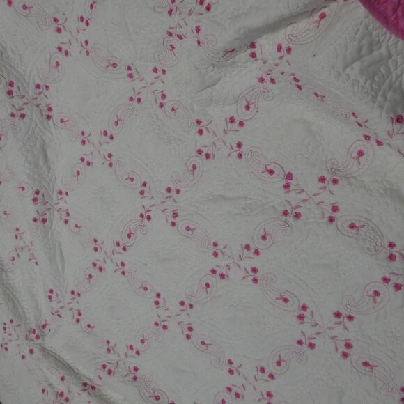 Set Of 2 Vintage Pink and White Floral Embroidered Pillow Covers & Blanket - Picture 14 of 16